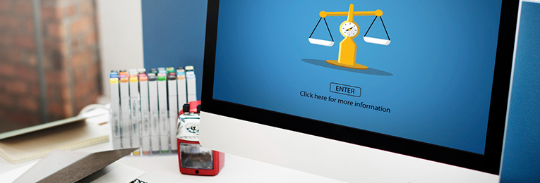 A legal weighing scale is prominently displayed on the monitor.